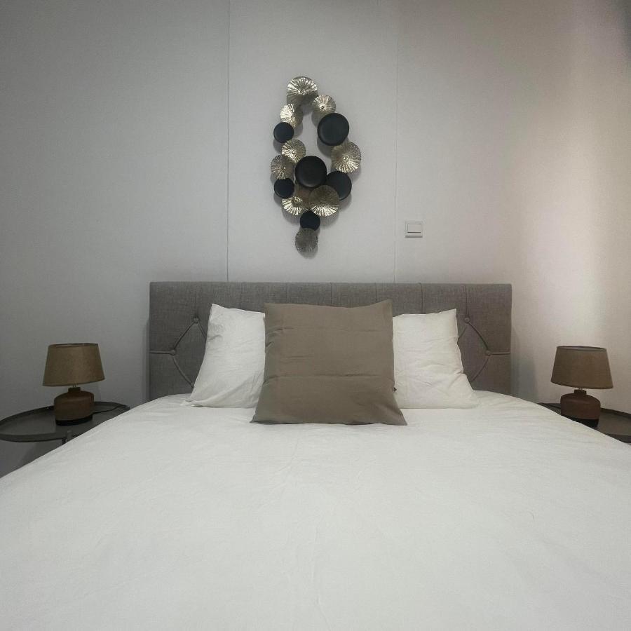 Glamorous, Renovated 3-bedroom In * Nikosia